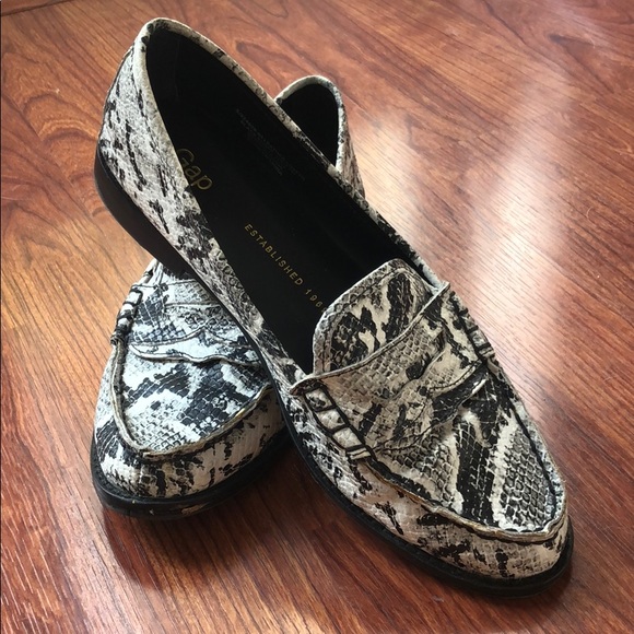 GAP Snakeskin Loafers - Picture 2 of 2